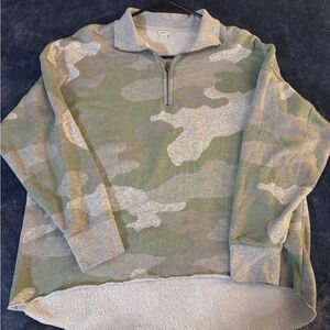 Aerie Men's Green and Gray Zip-Up Sweater